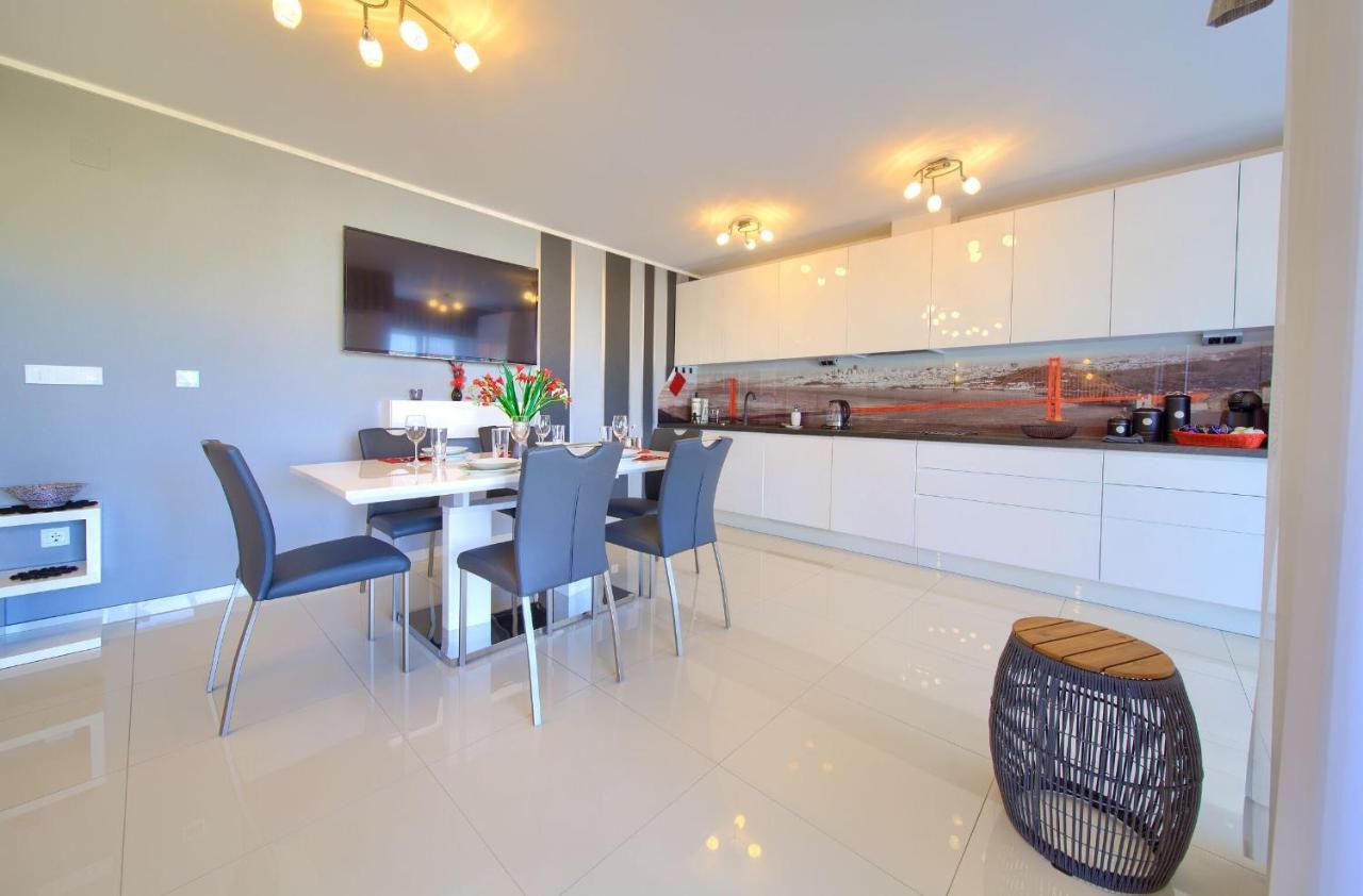 Apartment Crystal Aura Malinska Exterior foto